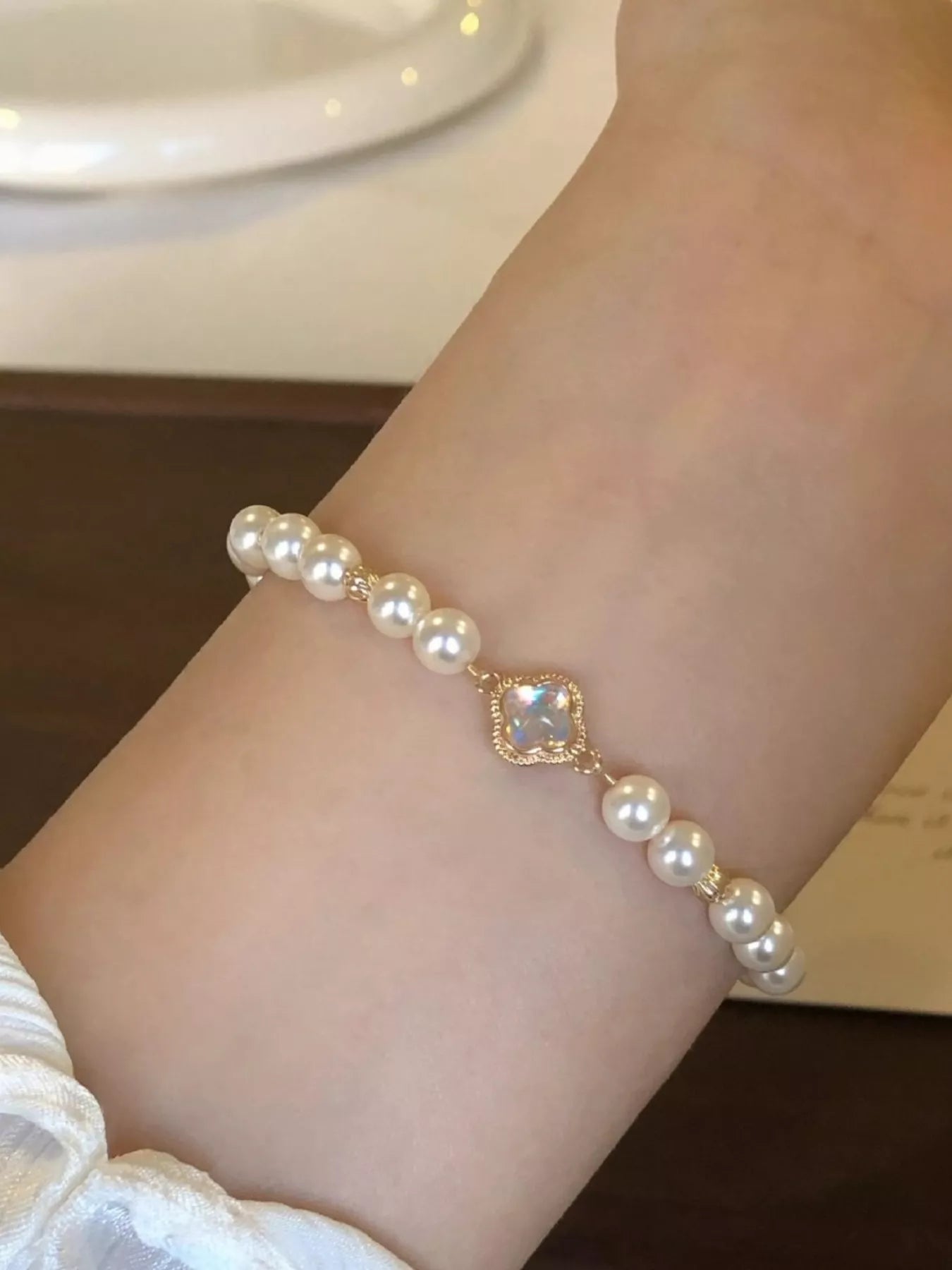 Trendsi Pearl Clover Charm Bracelet -