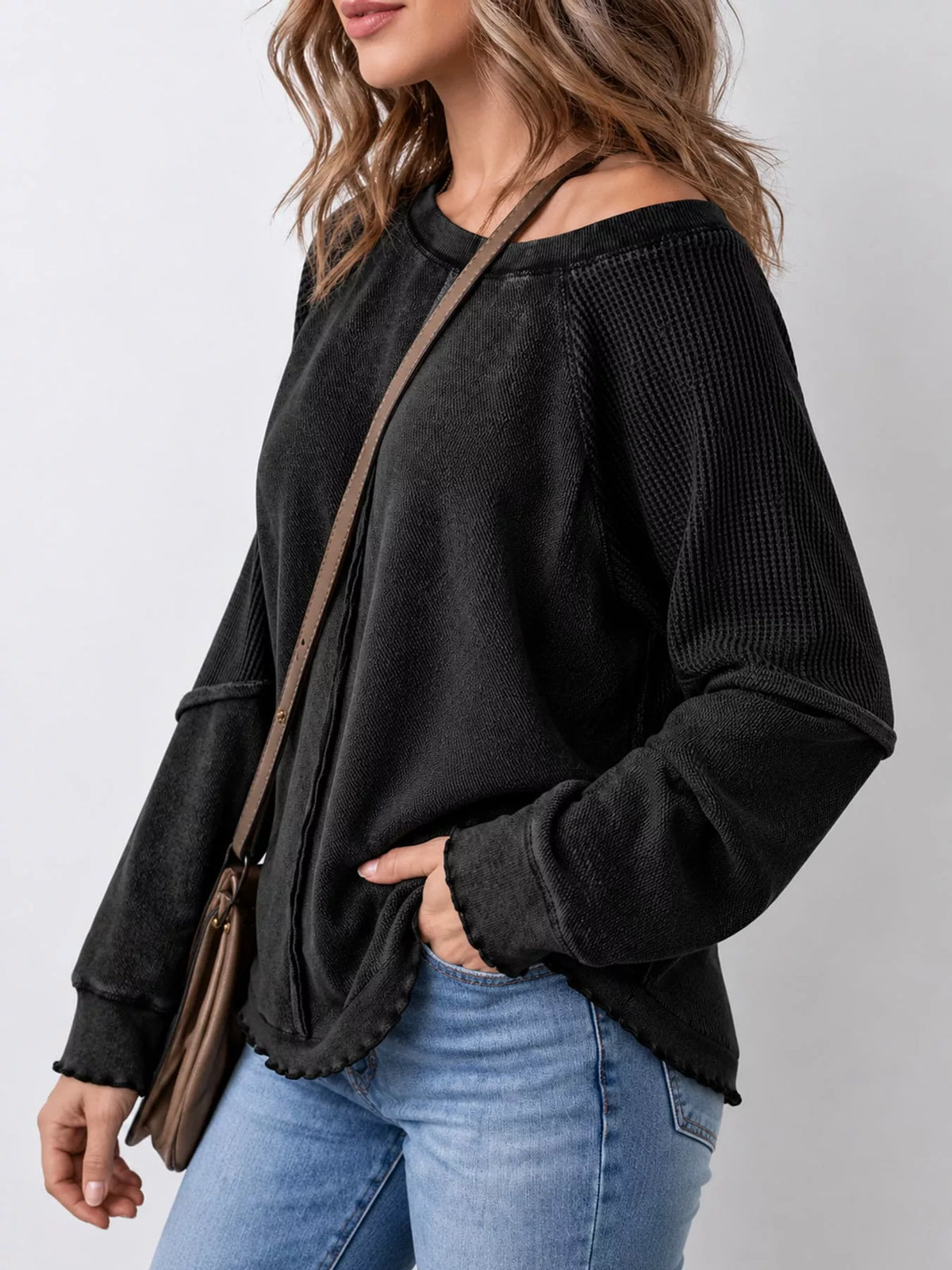 Waffle-knit sweatshirt, black side