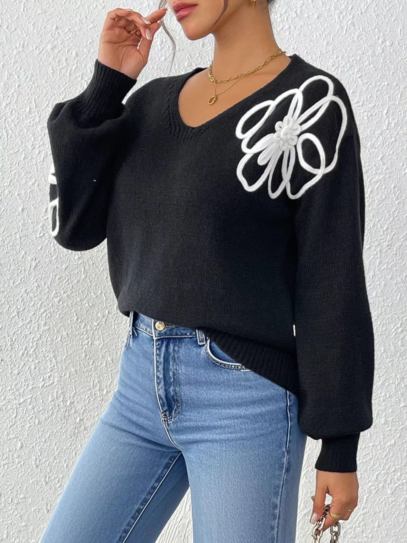 Flower V-neck dropped-shoulder sweater