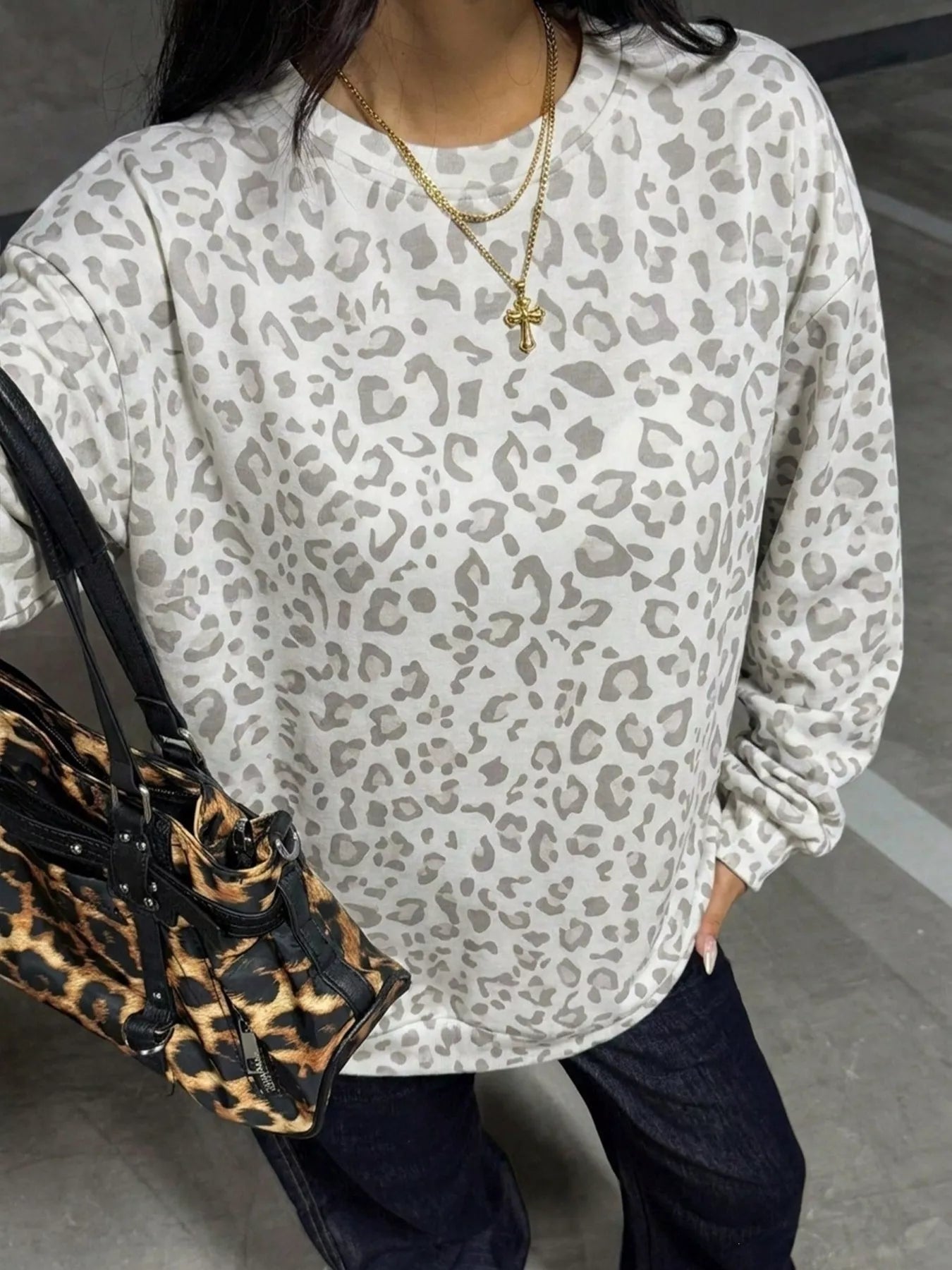 Trendsi Leopard Print Crew Neck Sweatshirt -