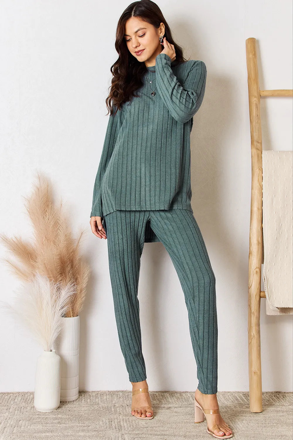 Women's clothing set – product view 9