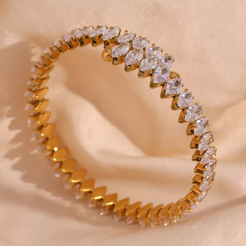 Gold-plated zircon bracelet and ring set — bracelet zircon detail