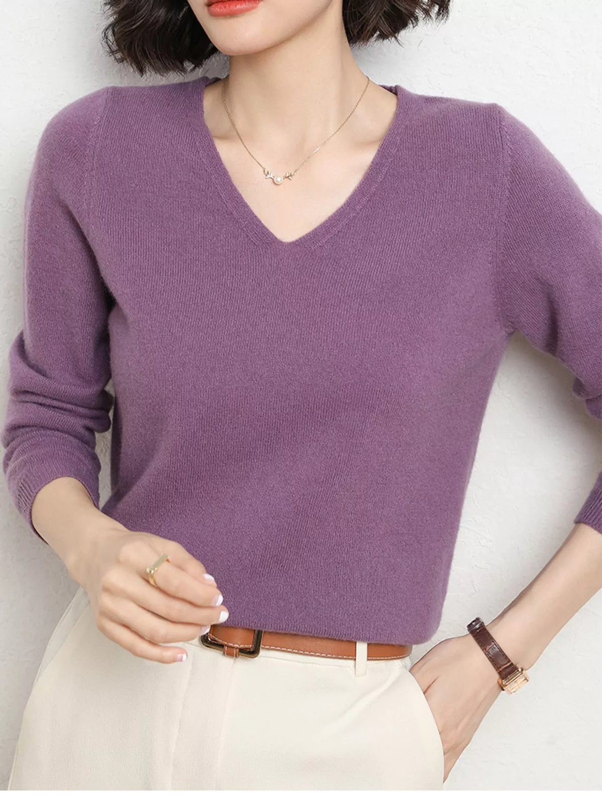 Purple v-neck long sleeve knit top