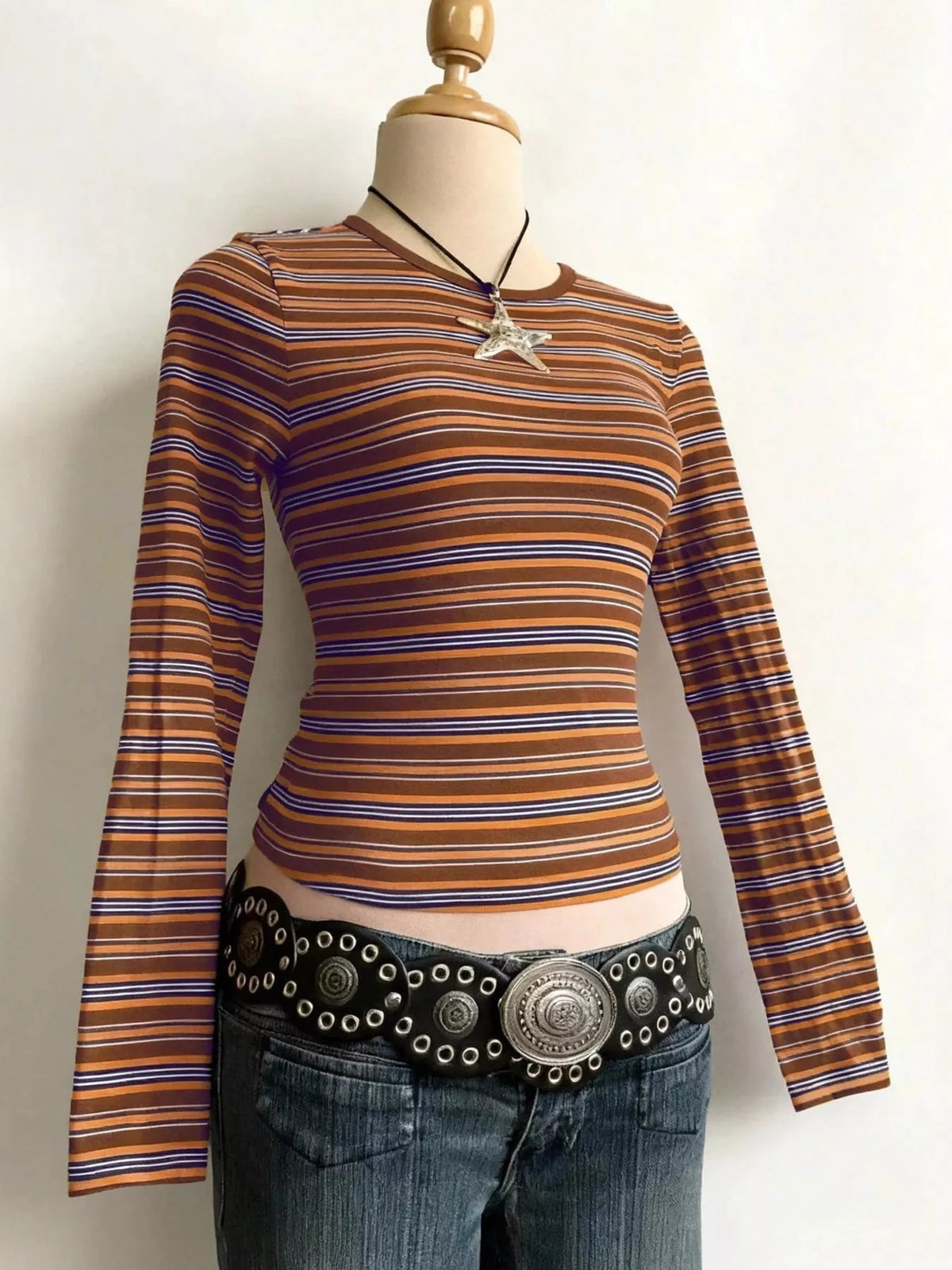 Round neck long sleeve t-shirt, product view