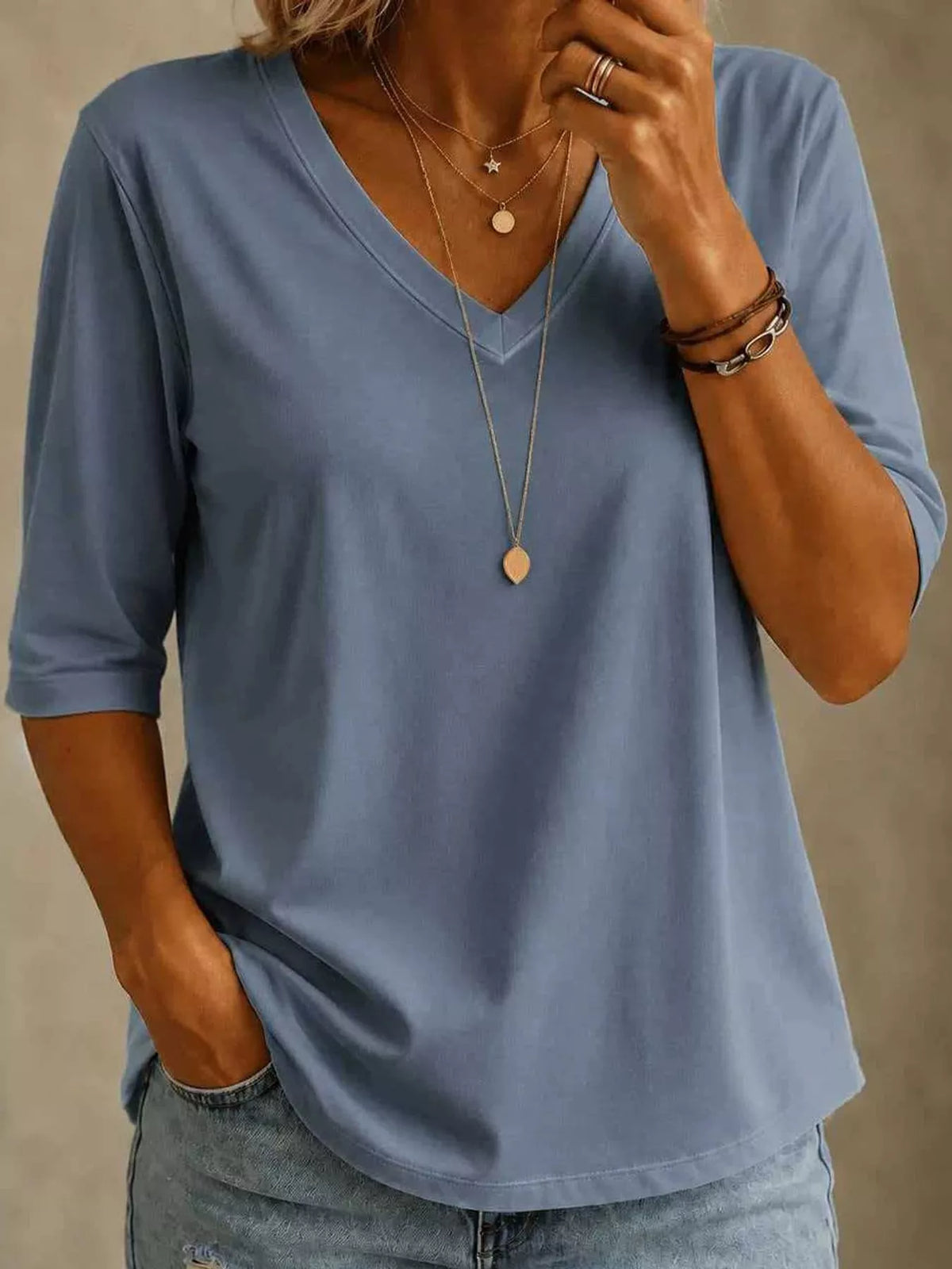 Gray blue V-neck half sleeve T-shirt
