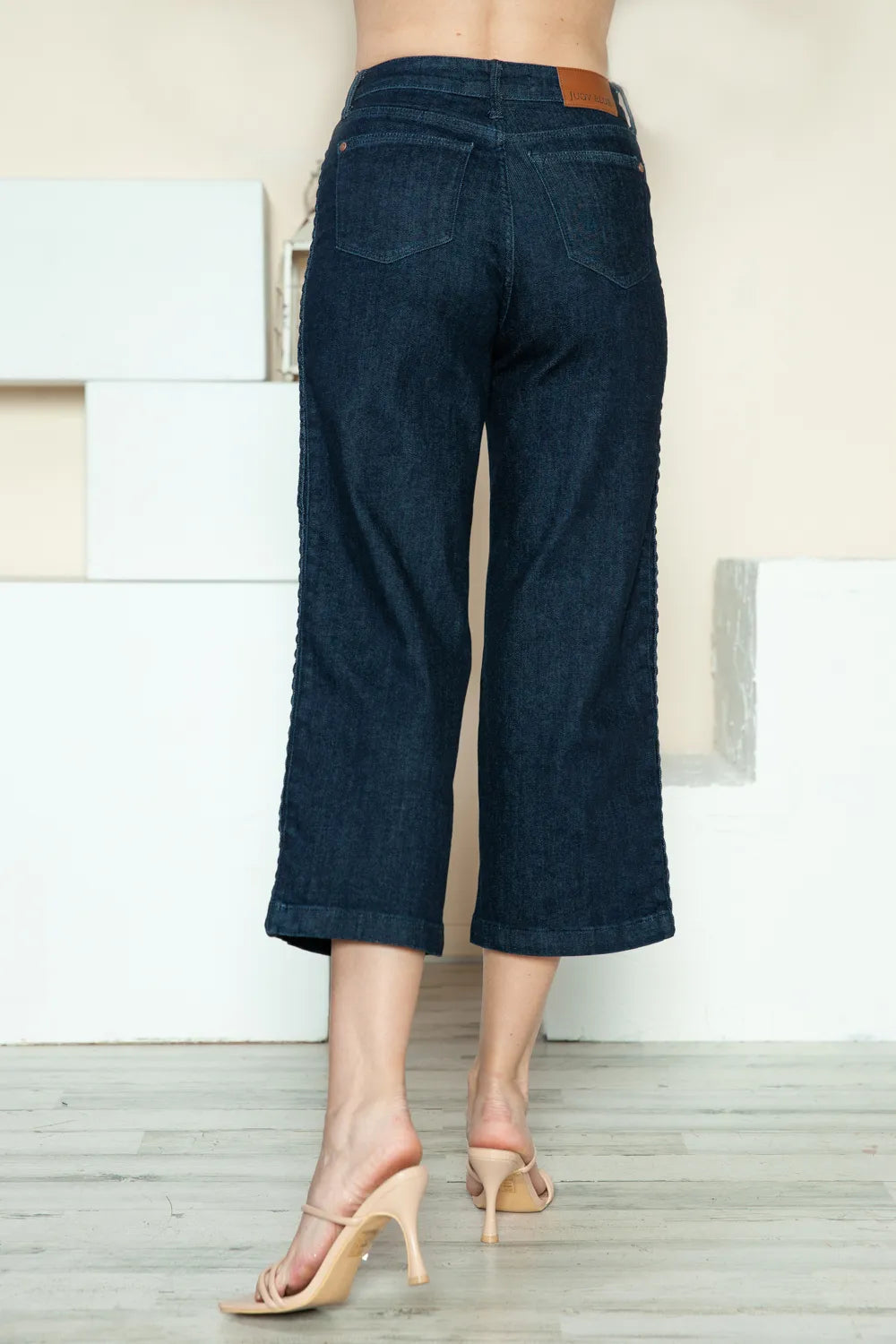 Women's jeans – product view 2