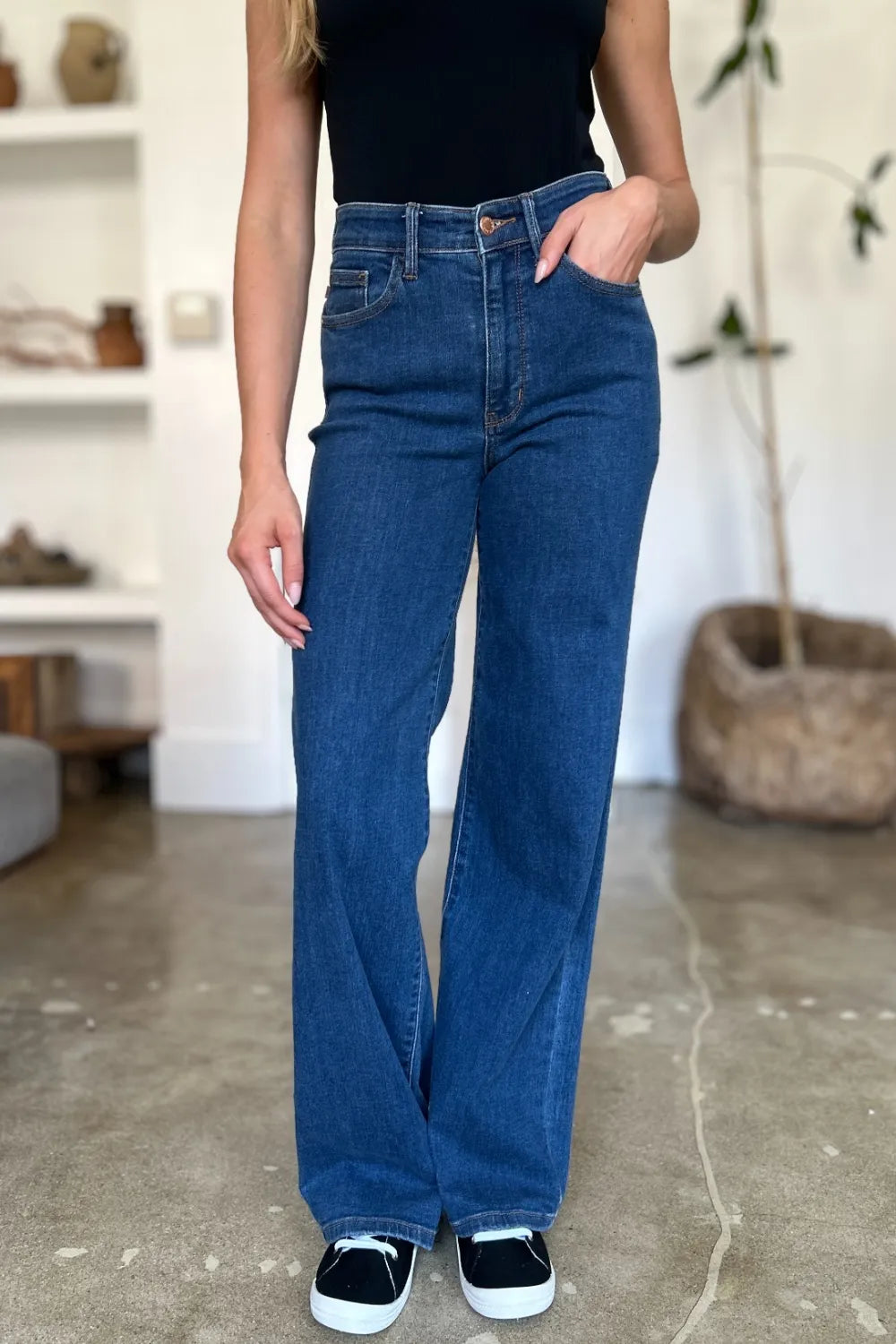 Women's jeans – product view 9