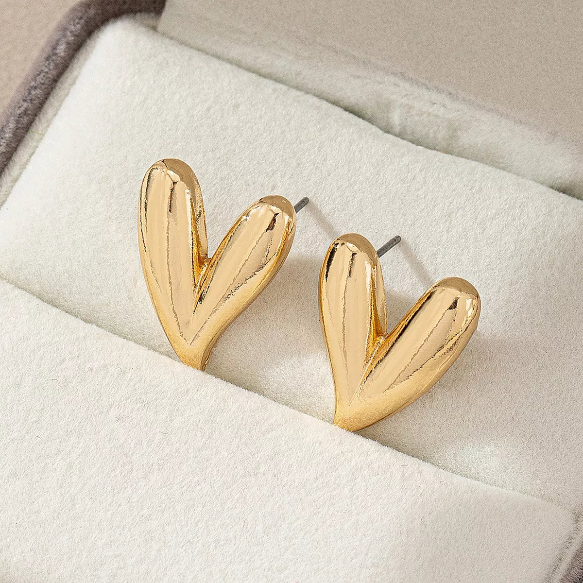 Trendsi 4 Pair Heart Stud Earrings -