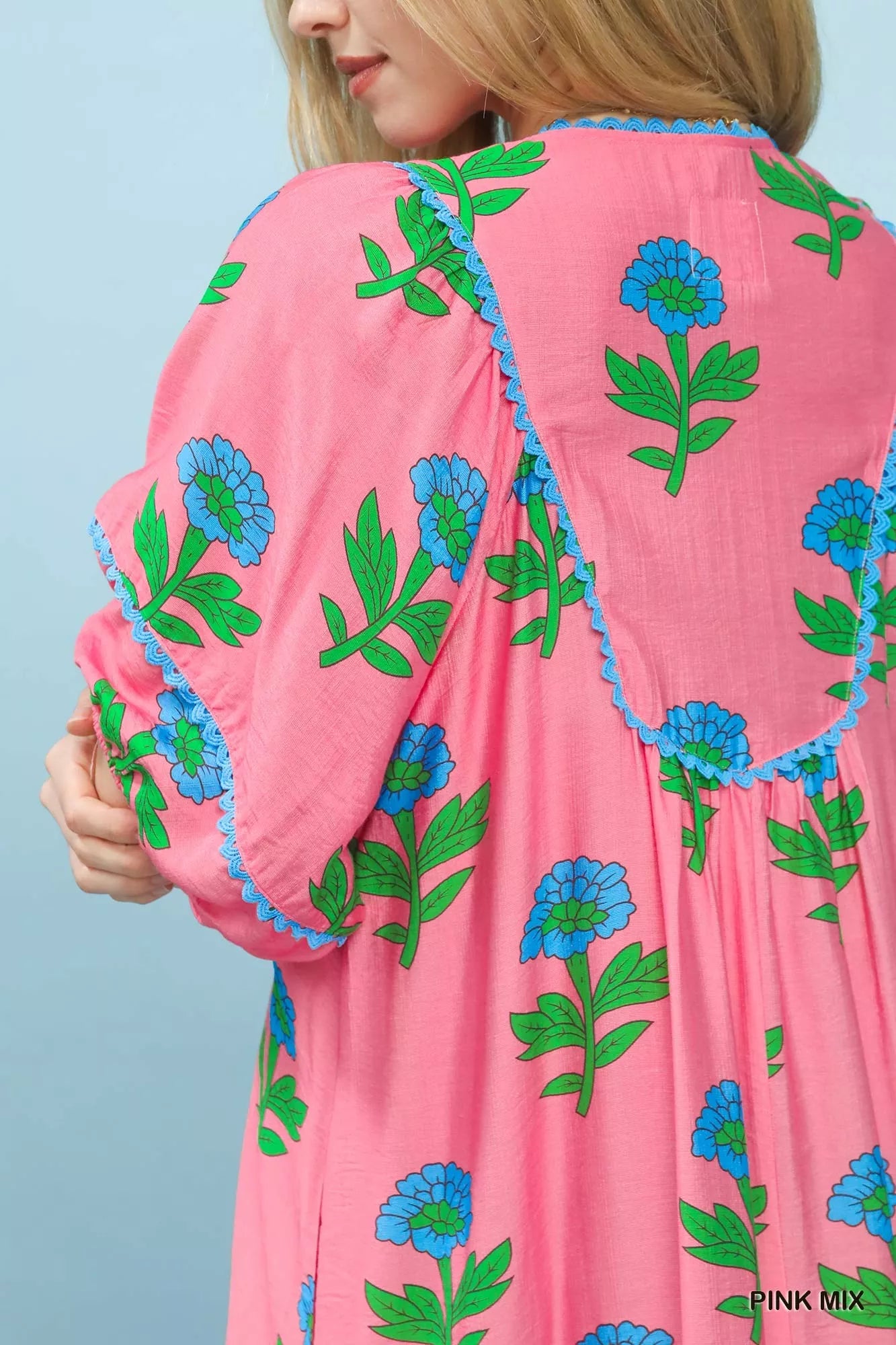 Women's apparel – product view 4