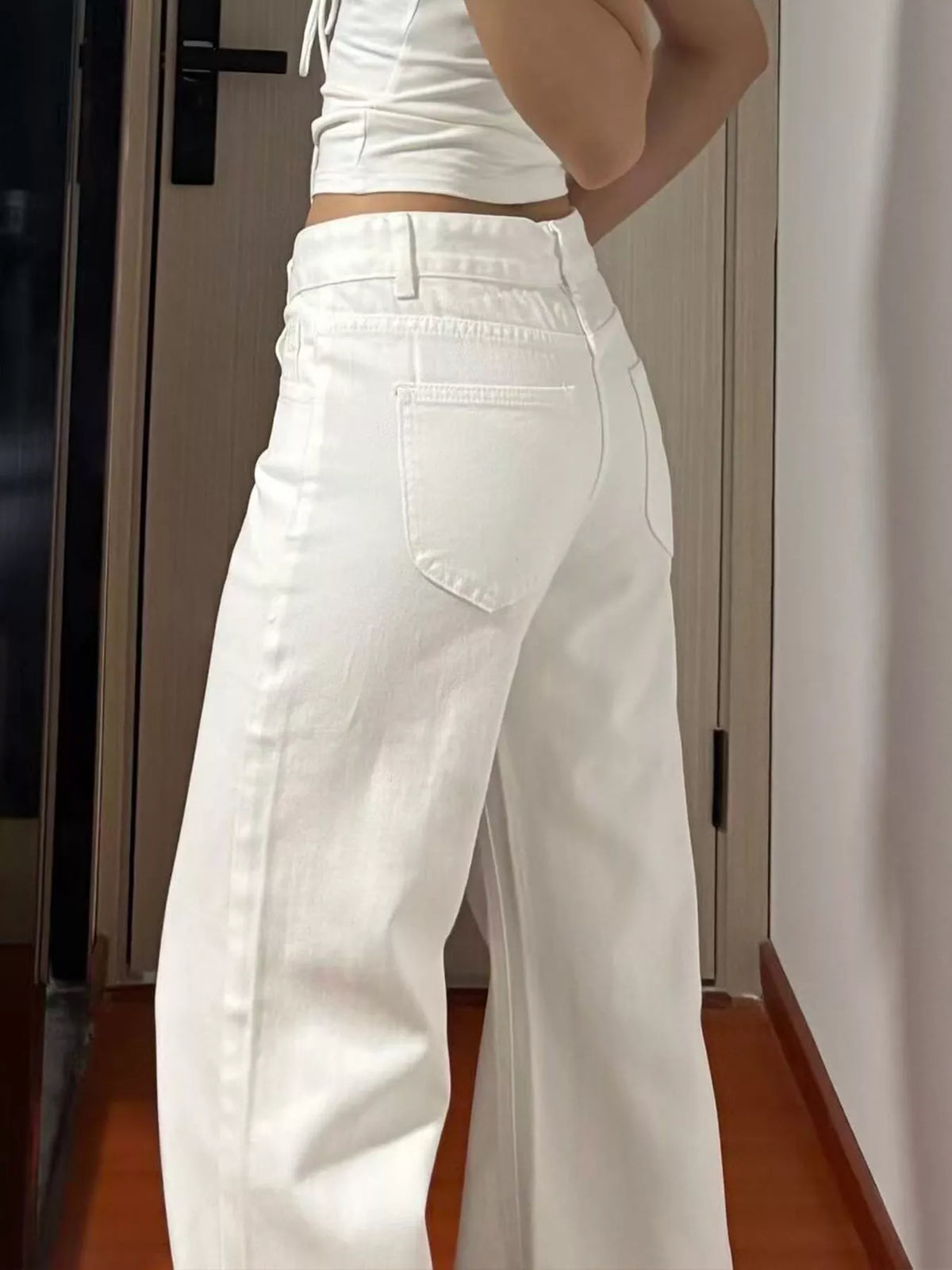 Wide-leg jeans, back view