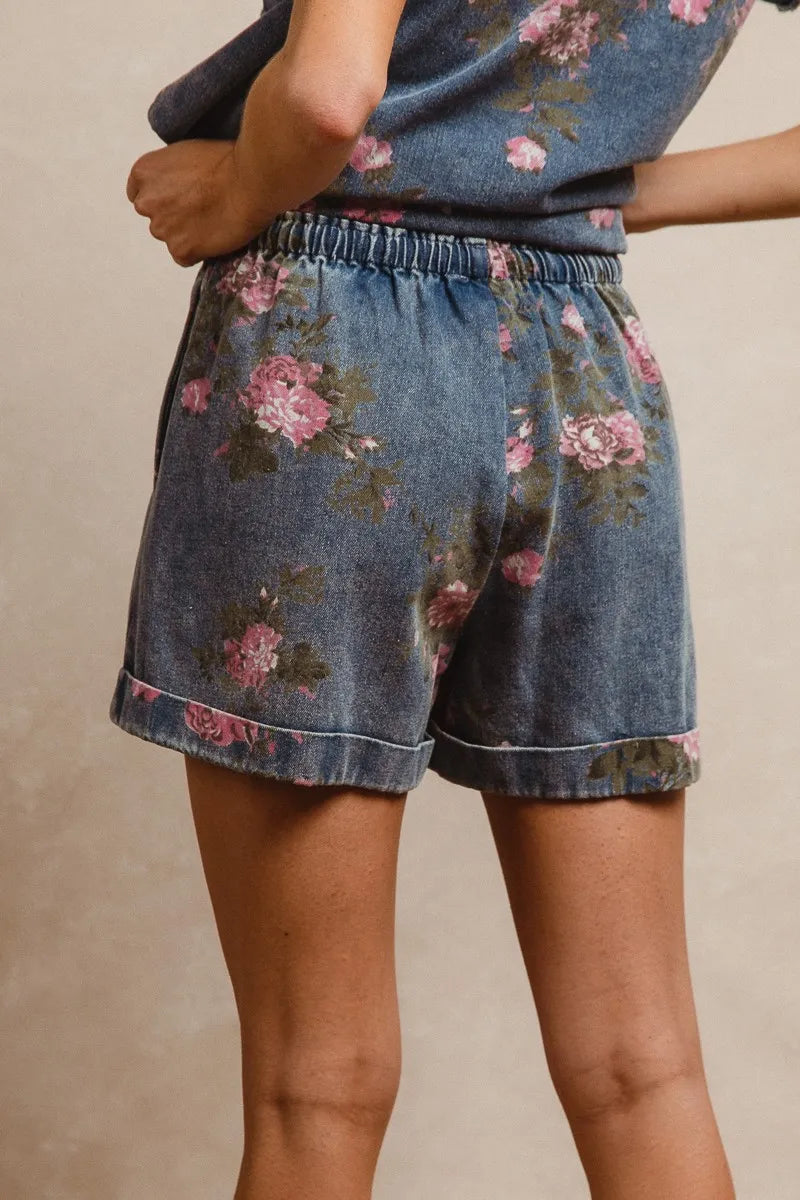 Women's shorts – product view 3