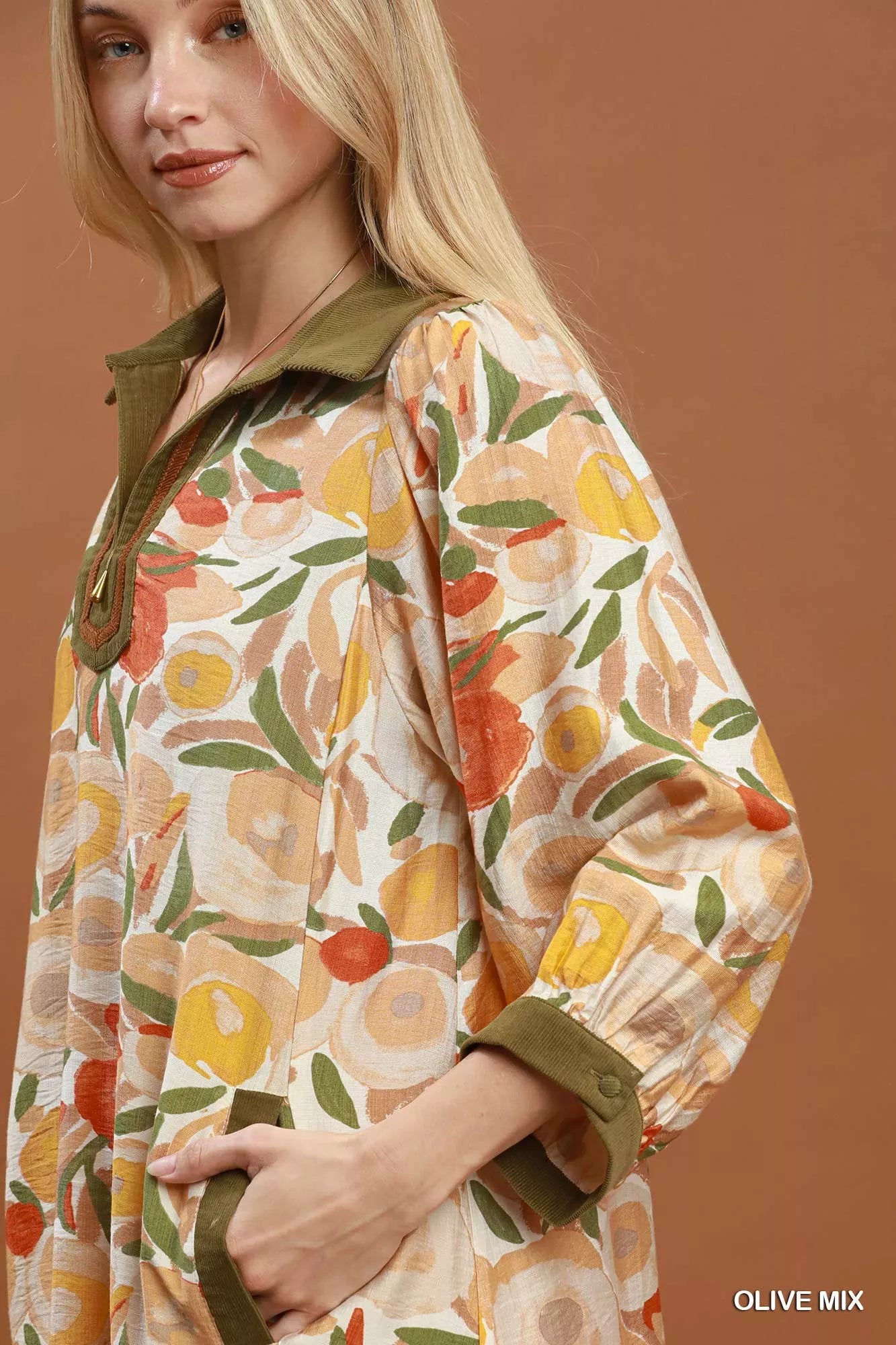 Women's apparel – product view 5