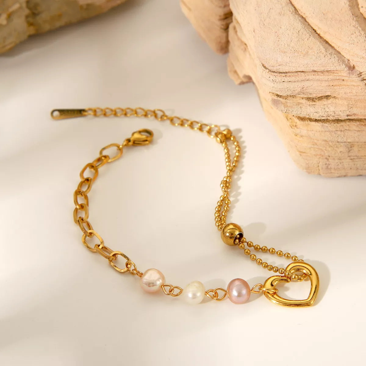 Trendsi 18K Gold-Plated Heart Pearl Bracelet -