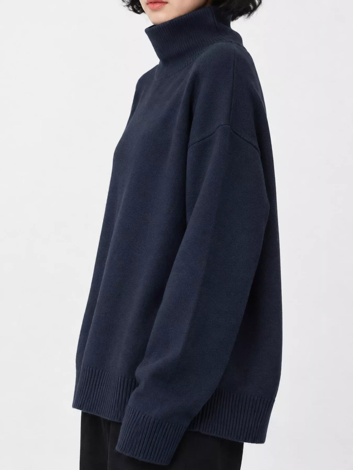 Turtleneck sweater, navy side