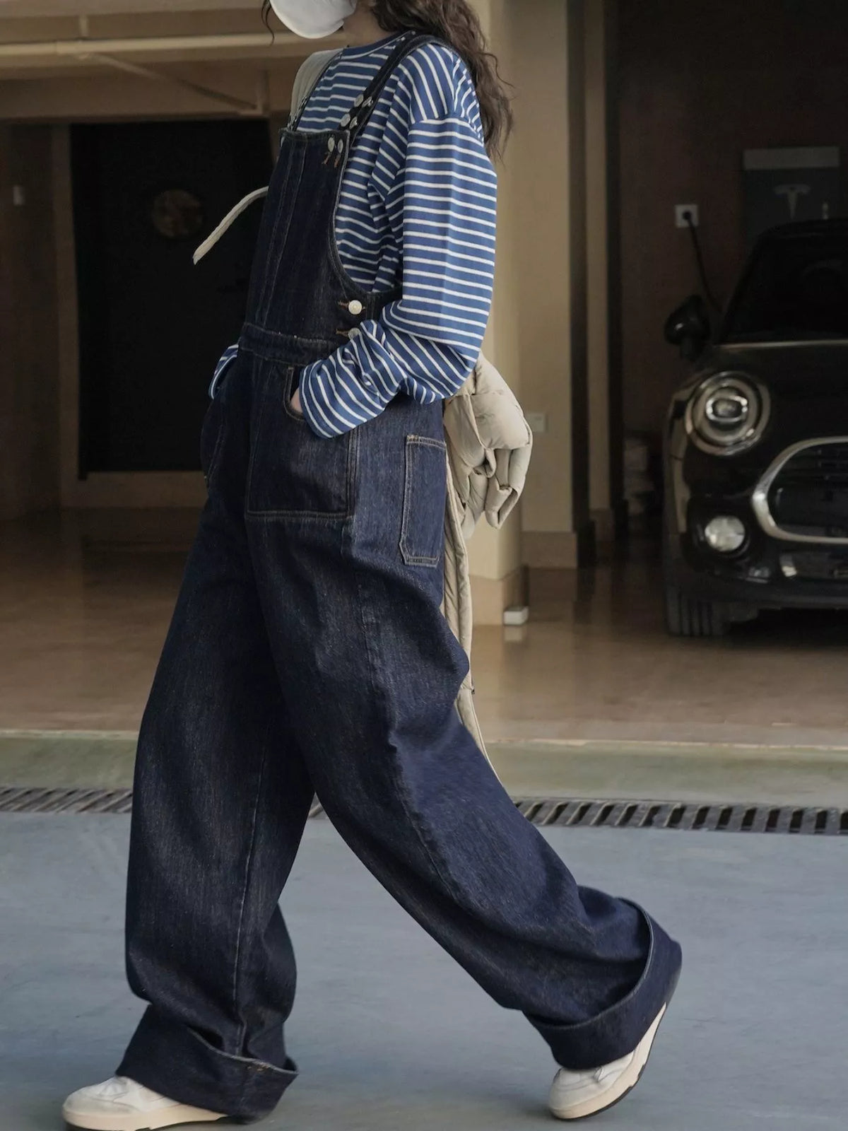 Women's Vintage Dark Wash Wide-Leg Denim Overalls in dark blue — side view