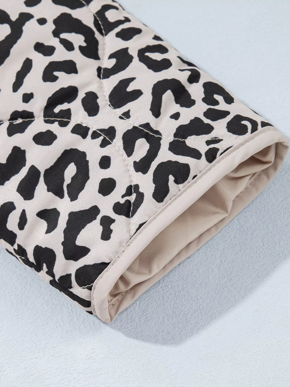 Black and white leopard leopard print long sleeve patch pocket jacket — design and construction details