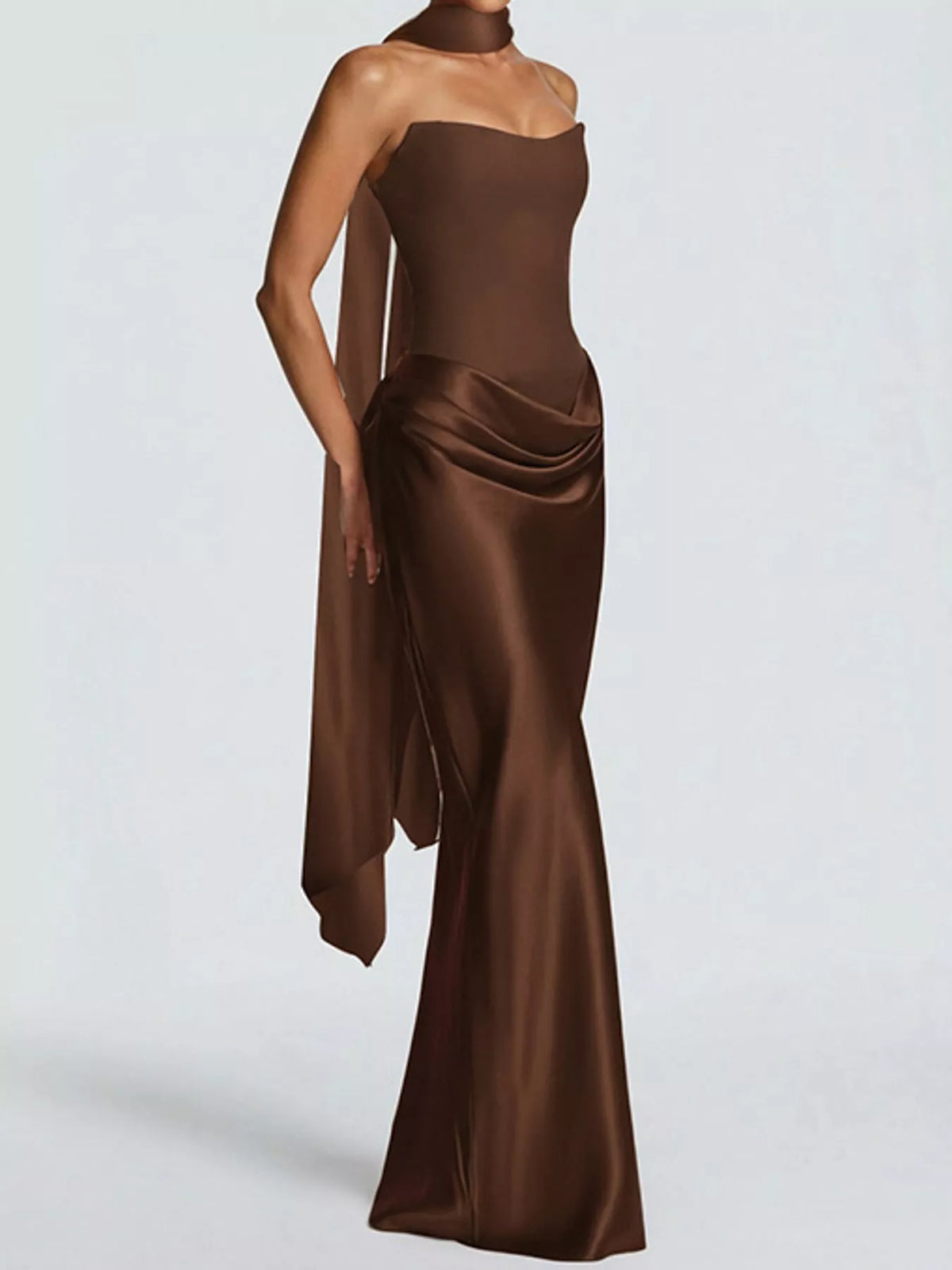 Sweetheart neck strapless maxi dress, side view
