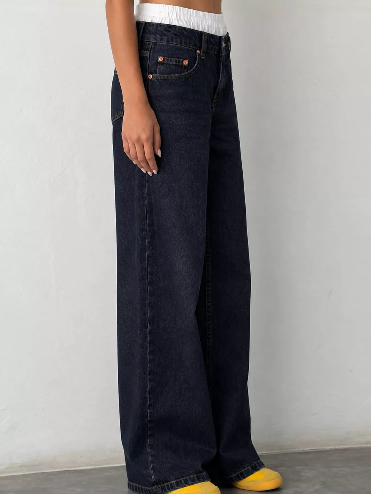 Wide-Leg Vintage Wash Jeans in navy, side view