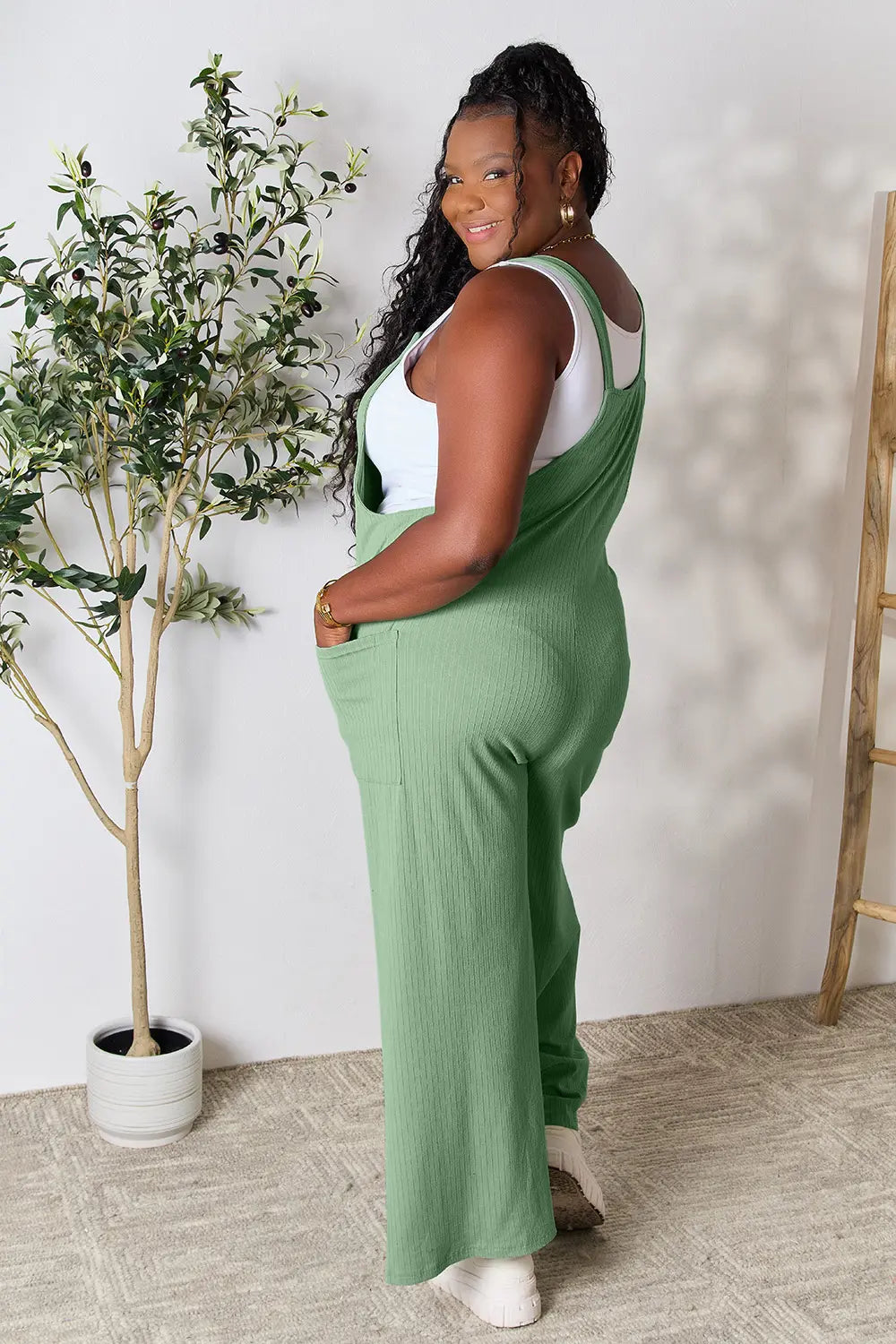 Women's apparel – product view 7
