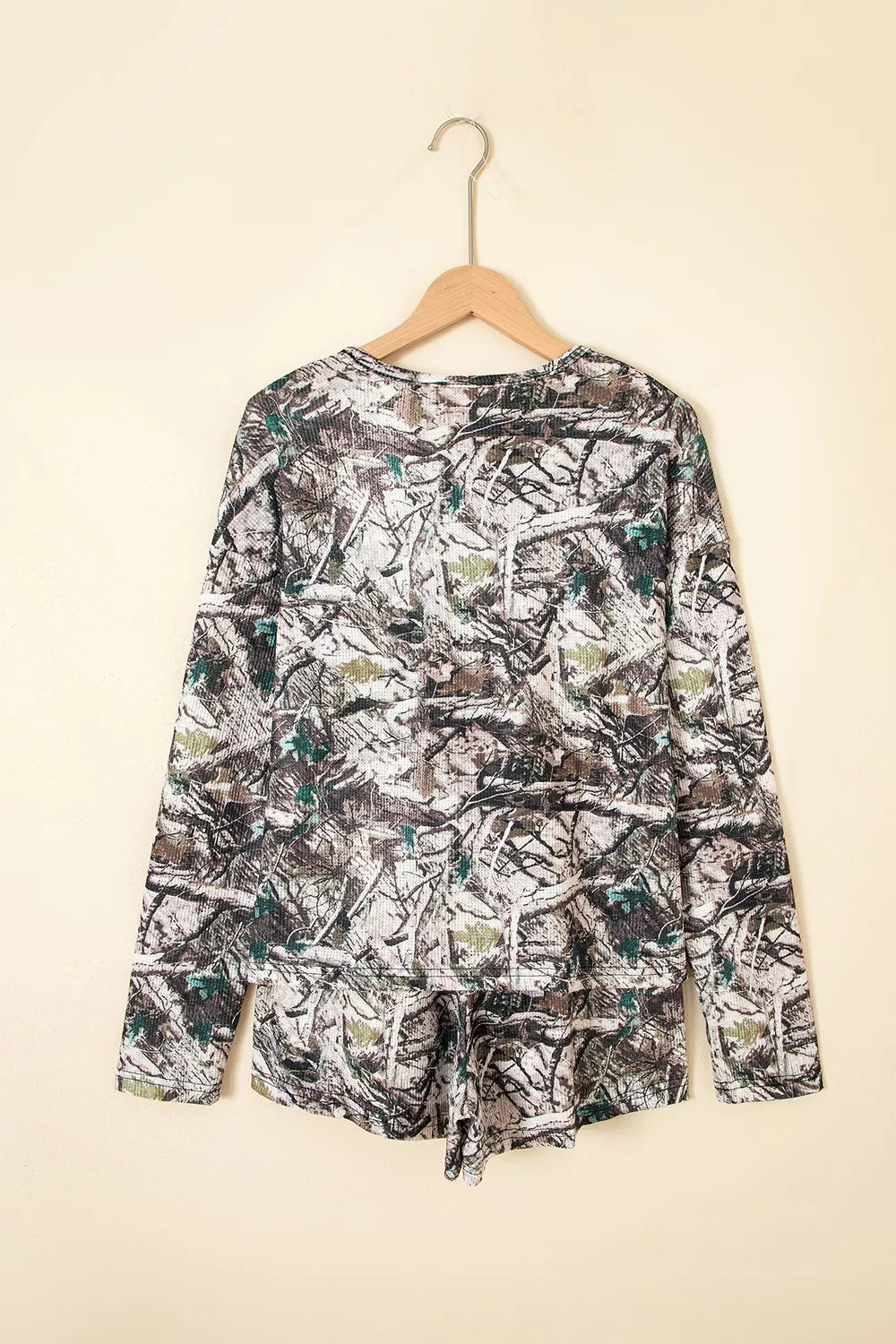 Women's camo long sleeve top and elastic-waist shorts two-piece set