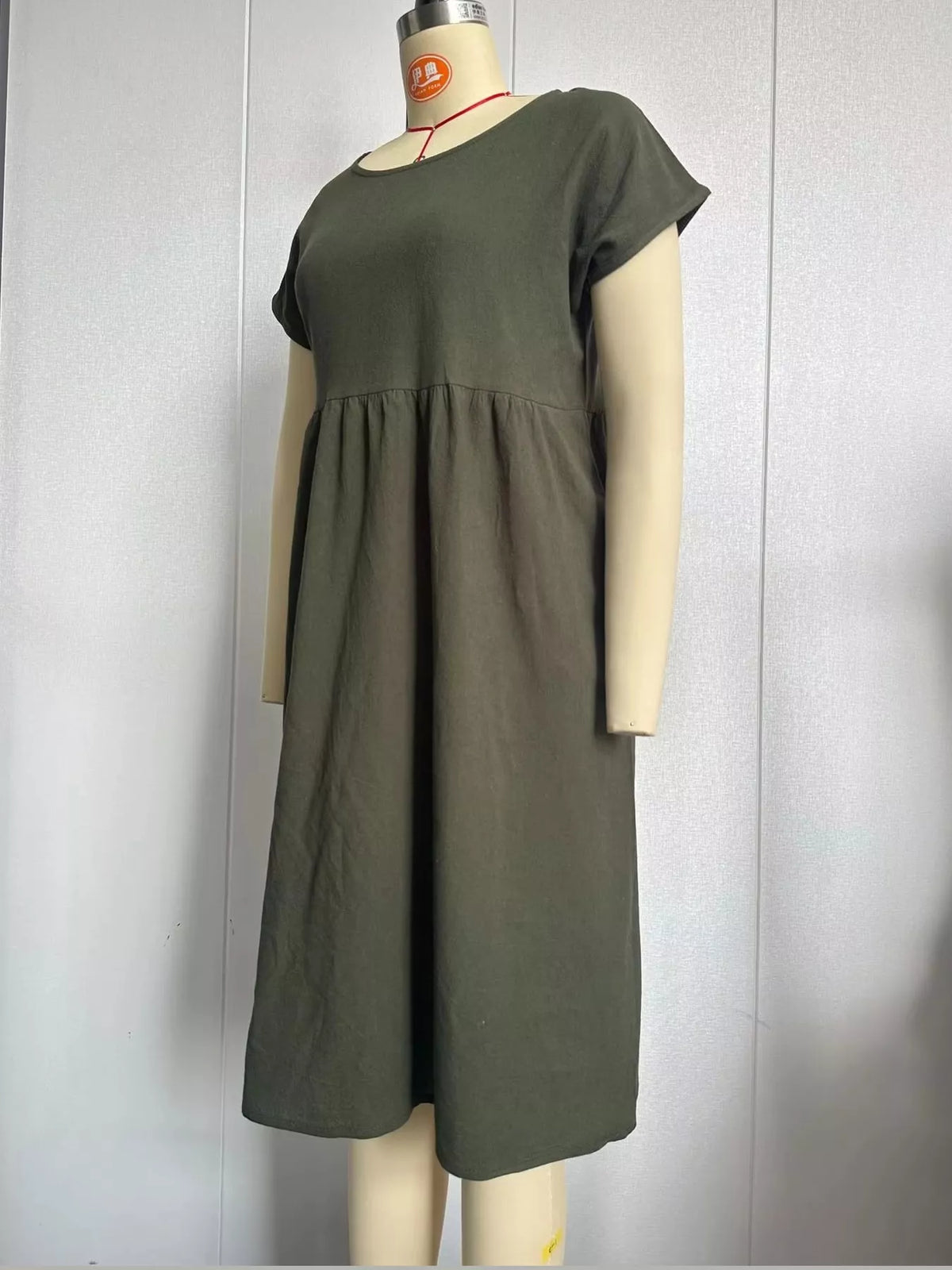 Round neck short sleeve midi dress, product view