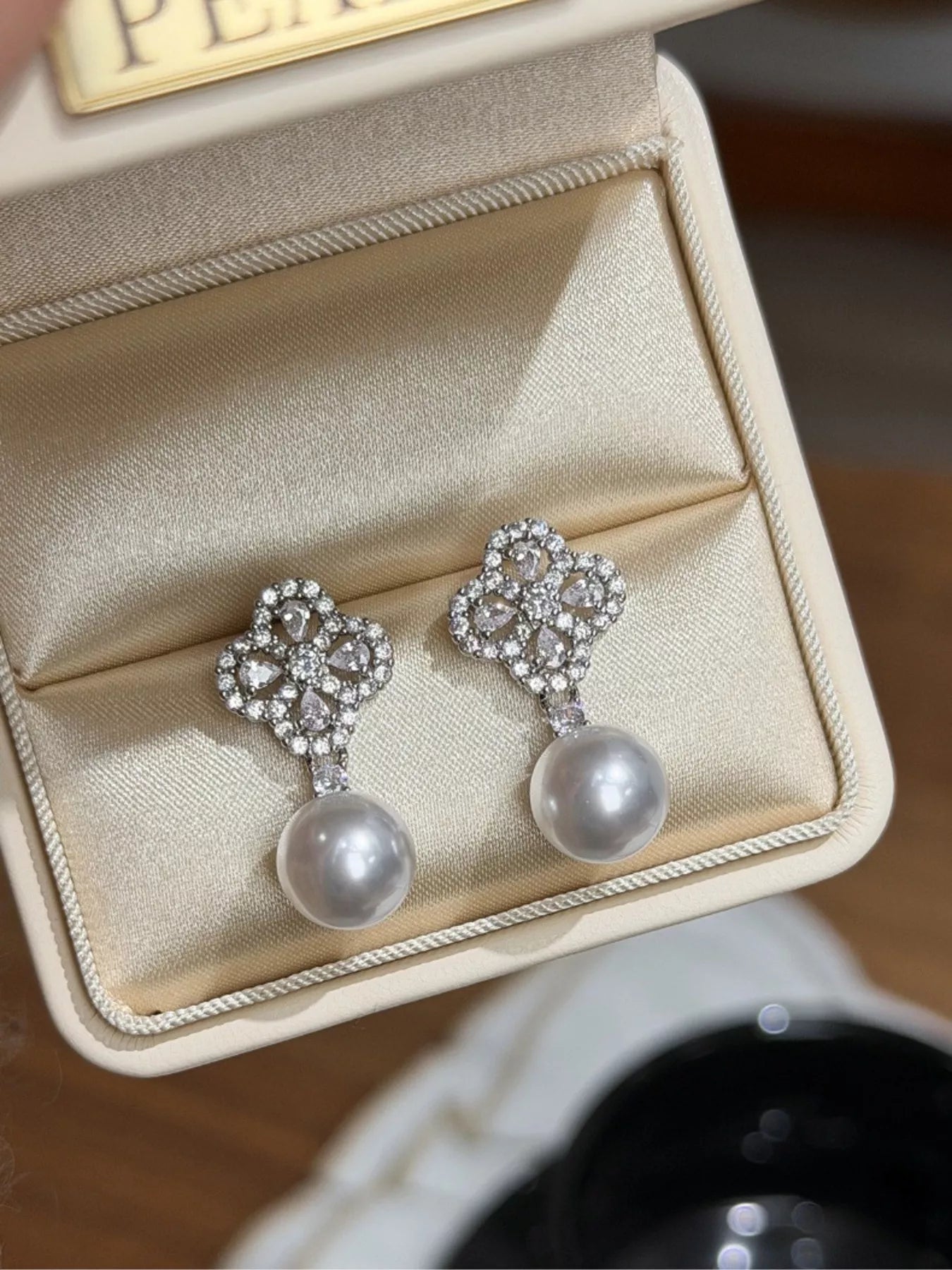 Women's Zircon Four Leaf Clover Pearl Drop Earrings