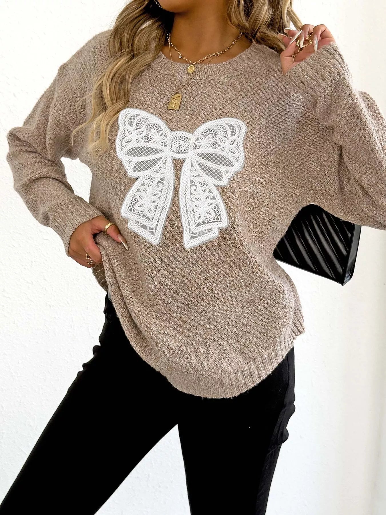 Lace bow embroidered round-neck sweater