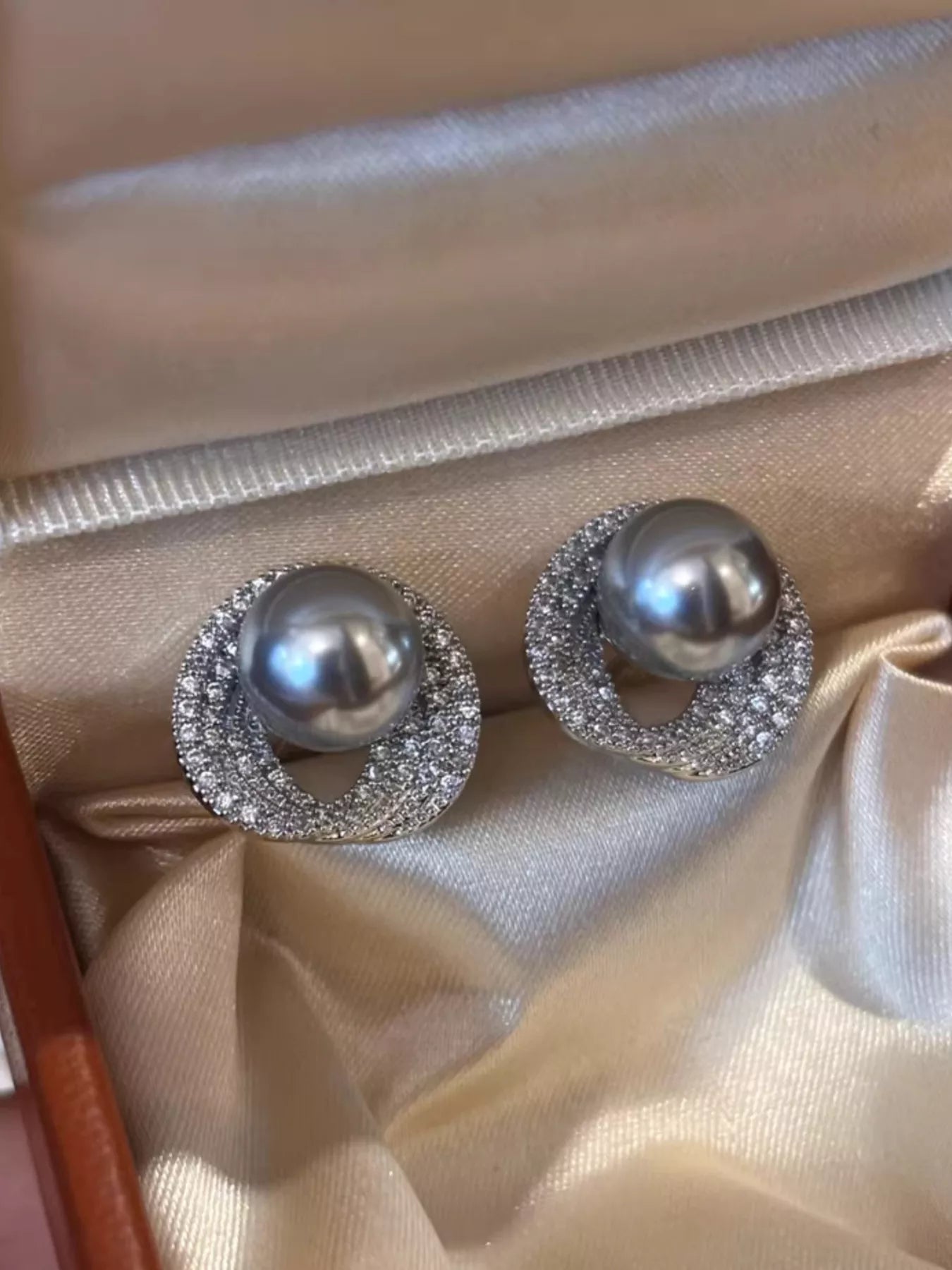 Trendsi Pearl Stud Earrings -