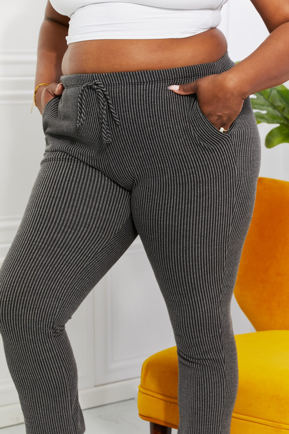 Women's joggers – product view 10