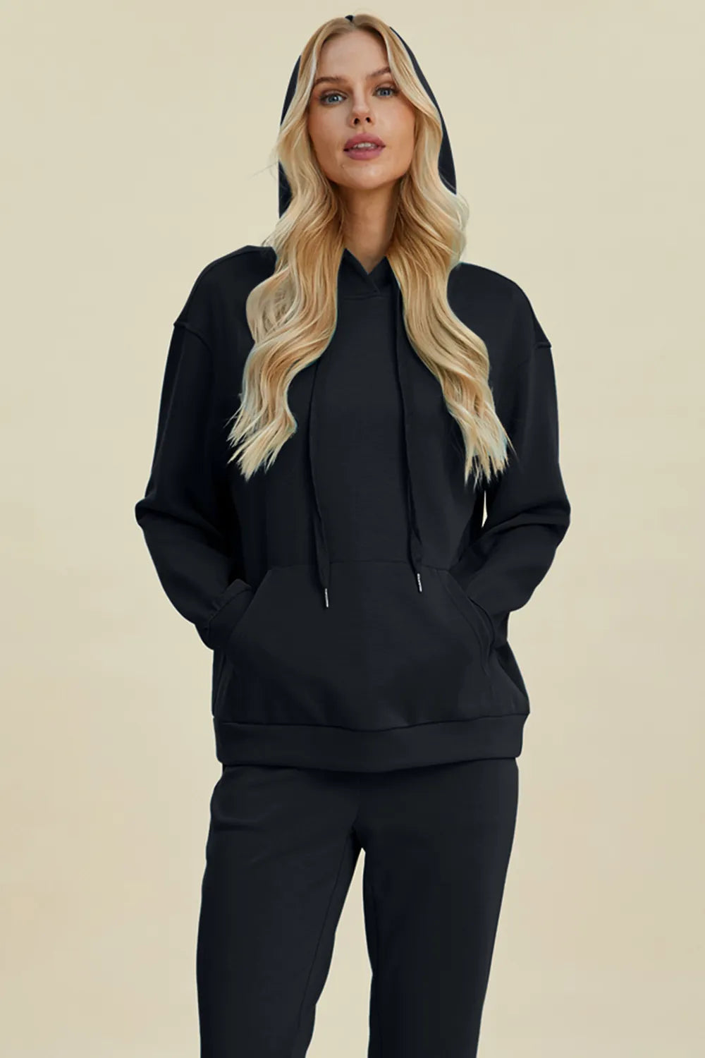 Drawstring long-sleeve hoodie with kangaroo pocket