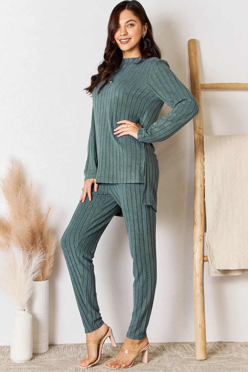 Women's clothing set – product view 8