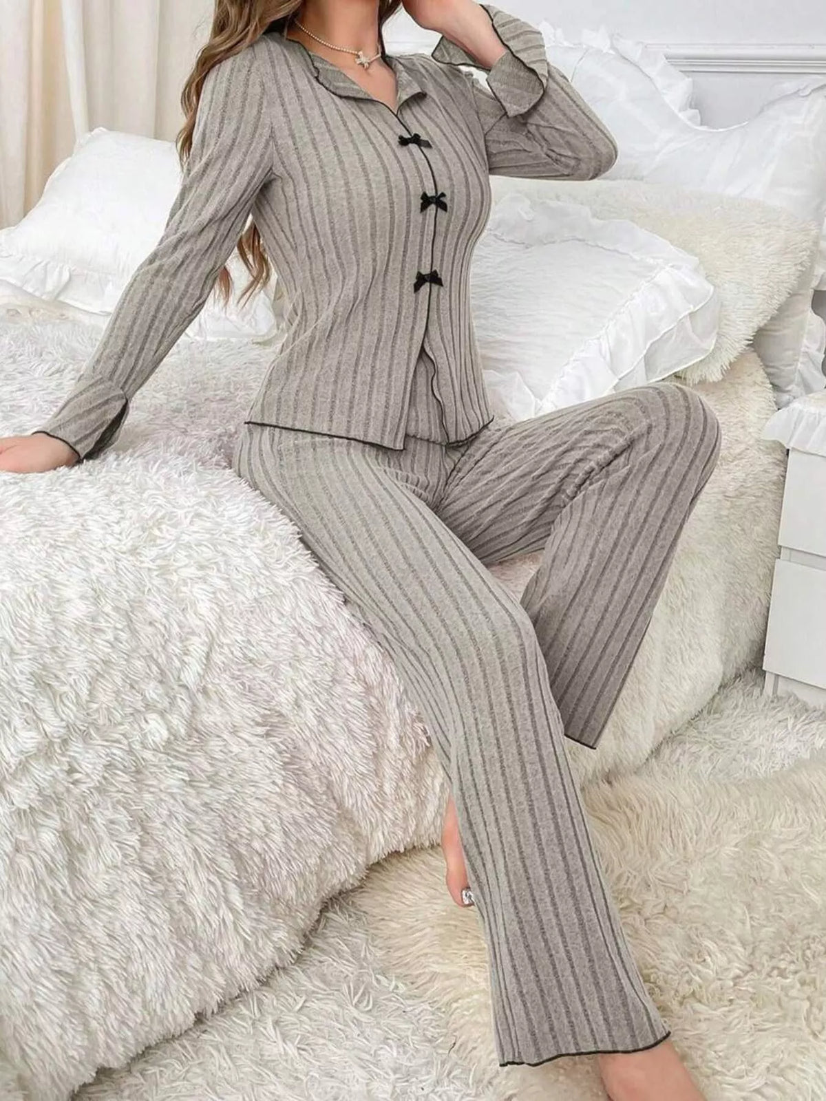 Women's Contrast Bow Detail Top and Pants Lounge Set in Gray, alternate view