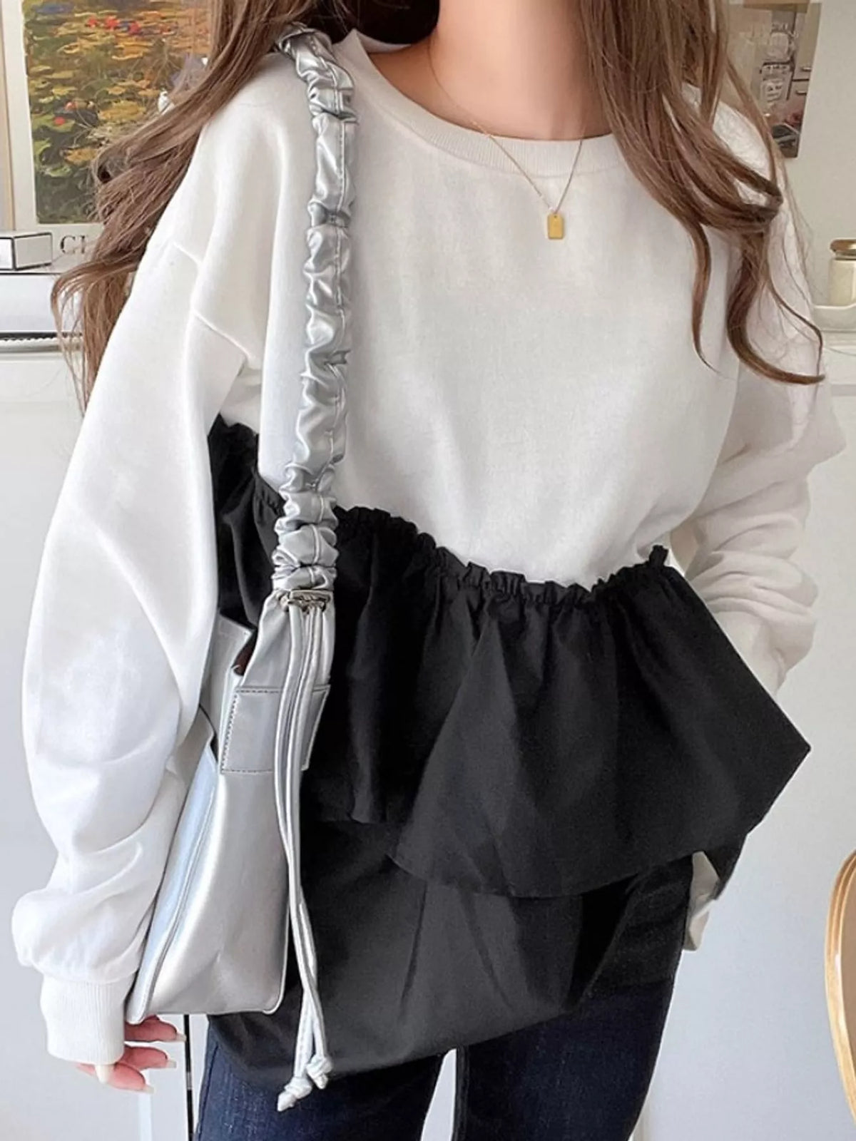 White color-block ruffled hem top