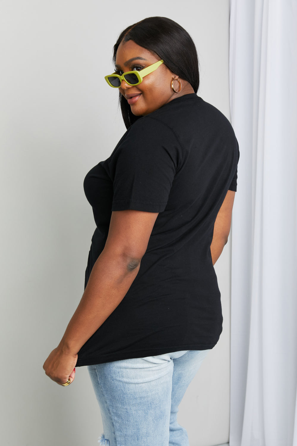 Women's apparel – product view 5