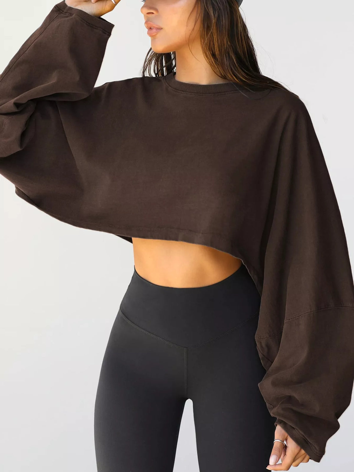 Cropped Sweatshirt in brown, front view