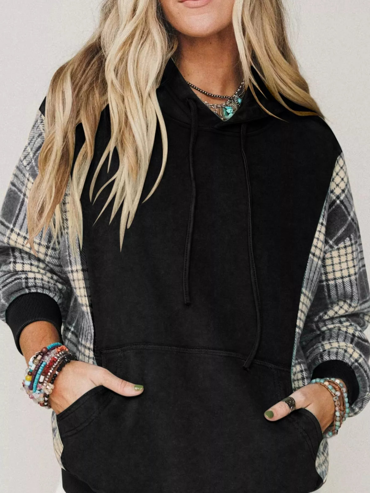 Plaid-sleeve hoodie, black front pocket