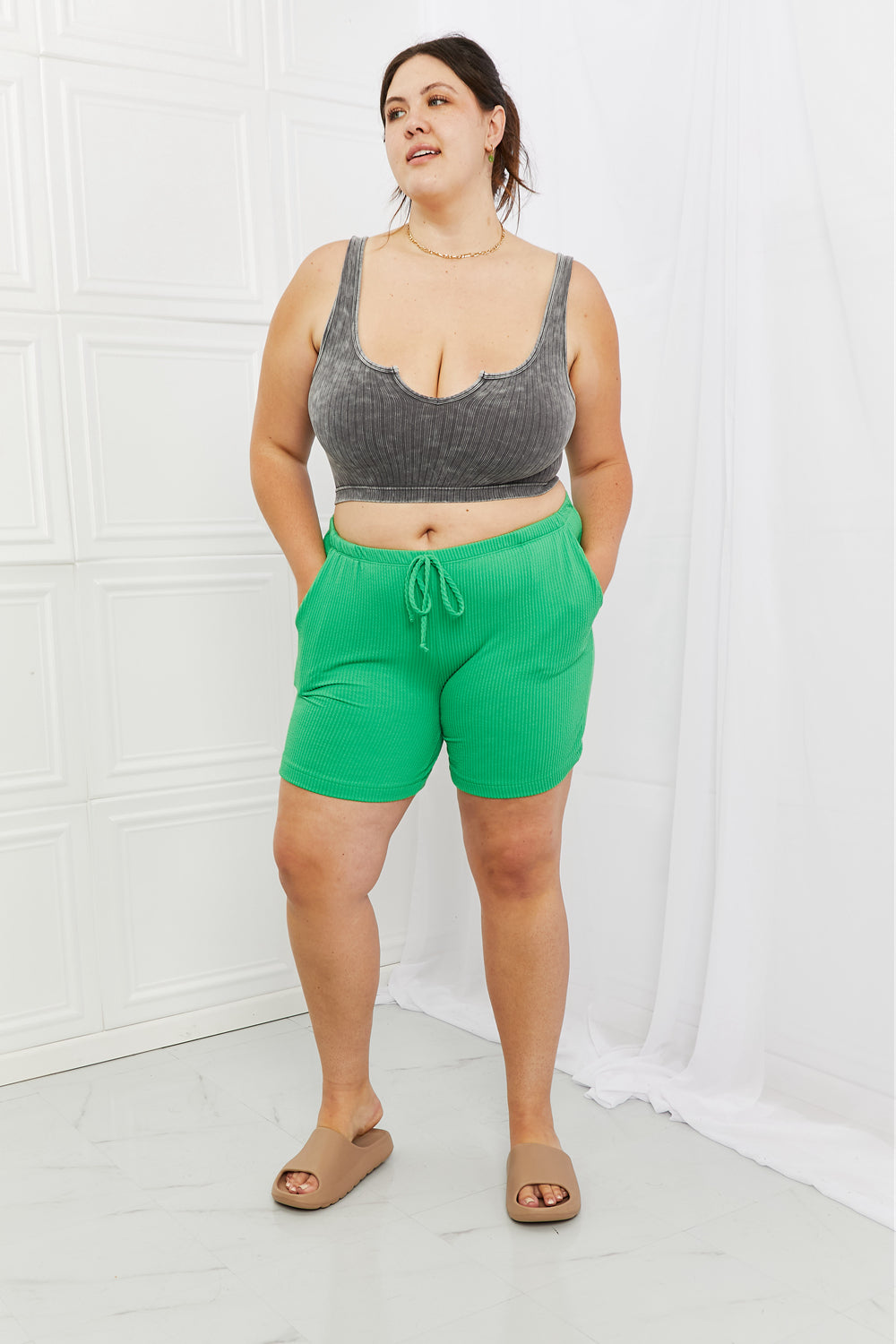 Women's shorts – product view 9