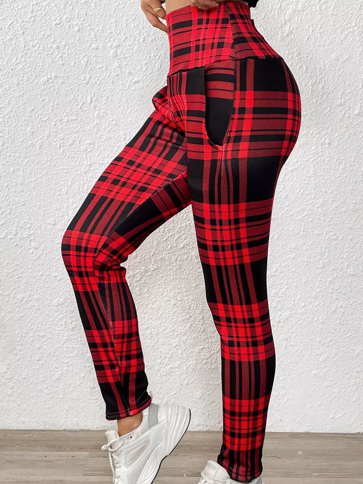 Plaid leggings, red and black side