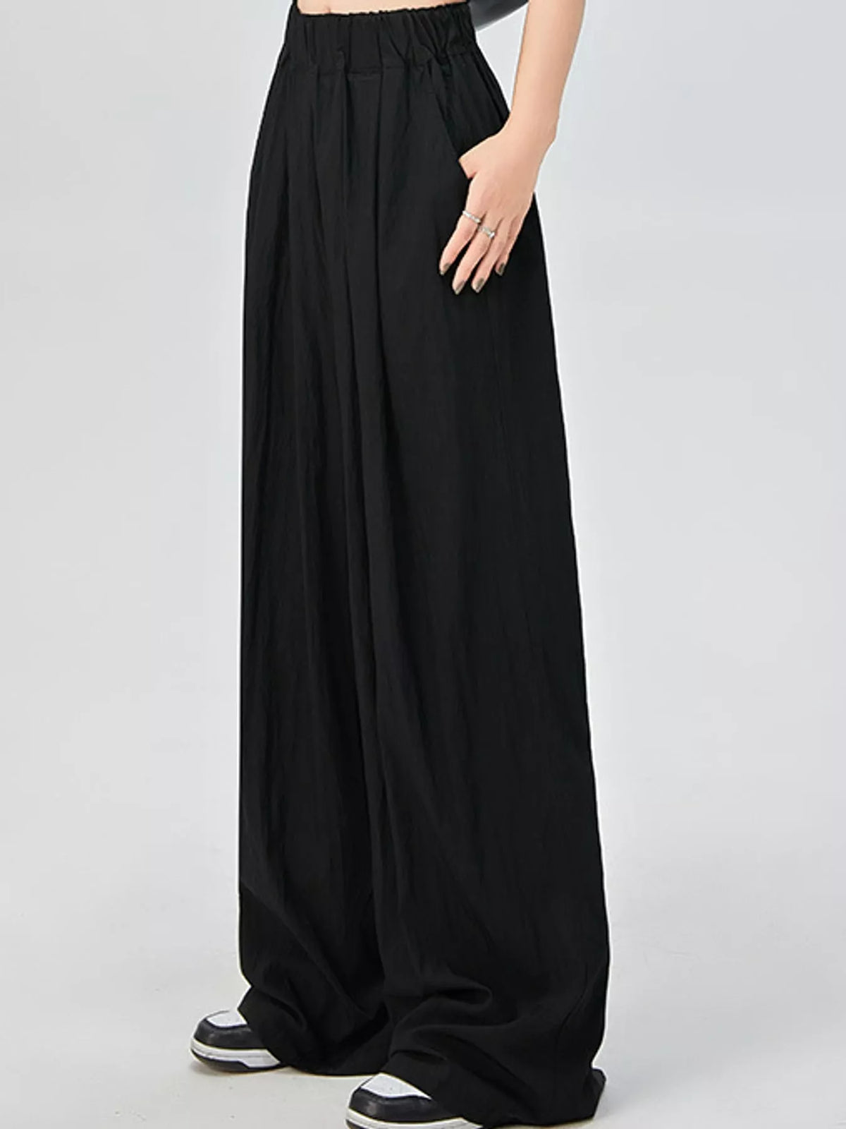 Women's High-Waisted Loose Fit Wide-Leg Casual Pants in black — side view