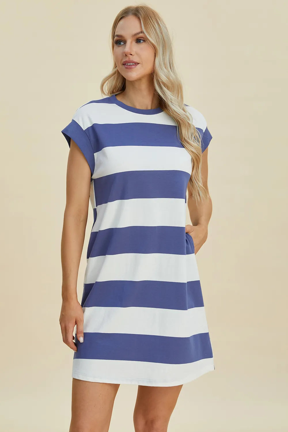 Women's apparel – product view 20