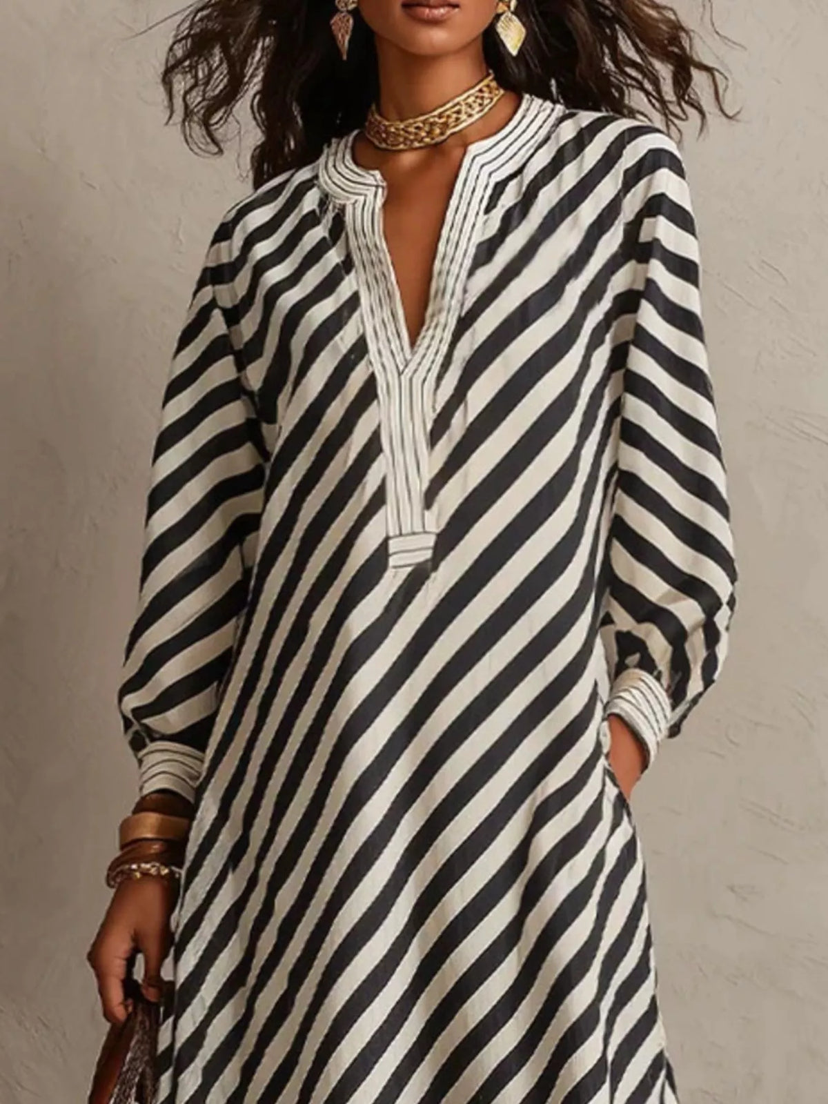 Striped Long Sleeves Maxi Dress in black, neckline detail